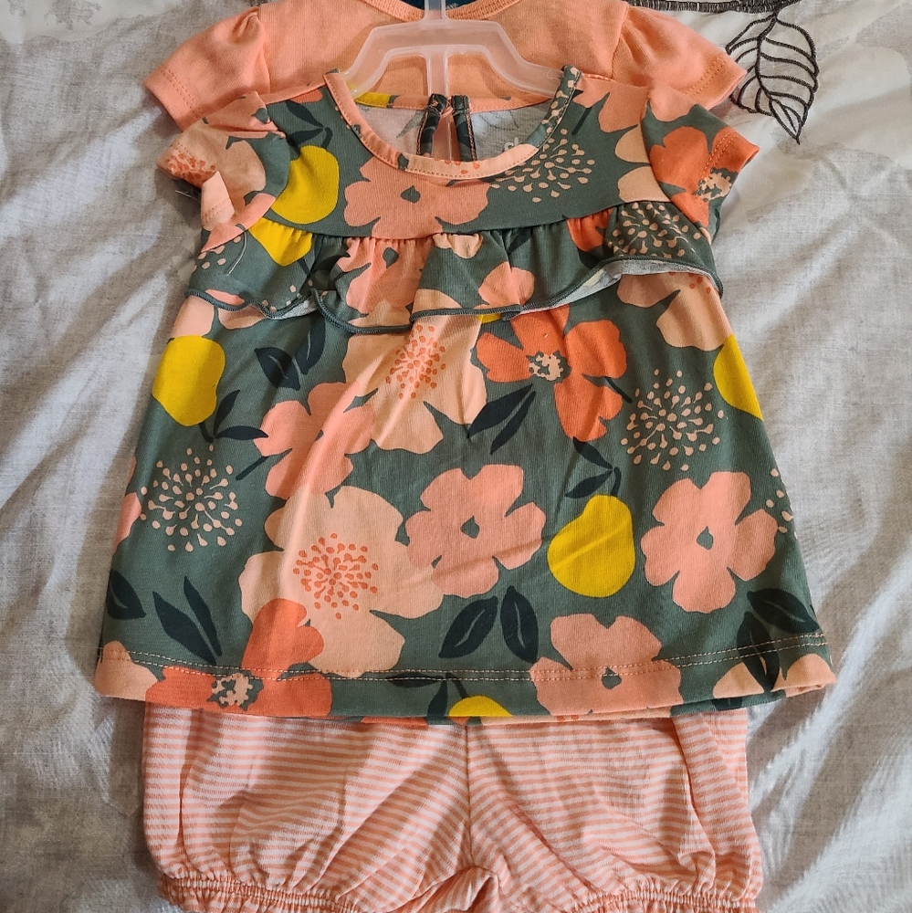 2 Sets 3-6mo - Picture 2 of 4